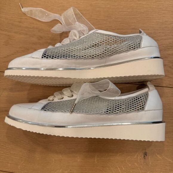 NOVALEE GLITTER MESH PLATFORM SNEAKERS IN SILVER - Picture 10 of 11